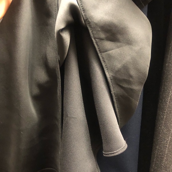 Cute Black Blouse. - Picture 5 of 6